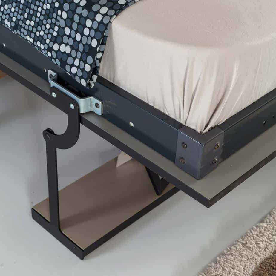 Étagère servant de pied en façade 140cm